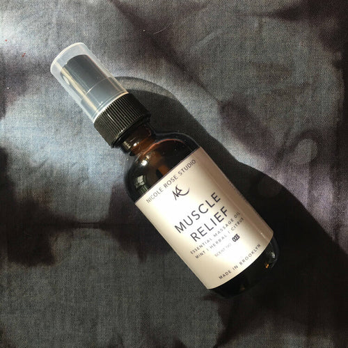 Aceite corporal esencial para aliviar los músculos