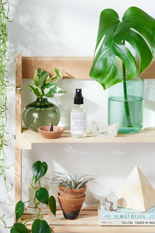 🌌 Deep Sleep Pillow Mist: Bruma Botánica para un Descanso Real