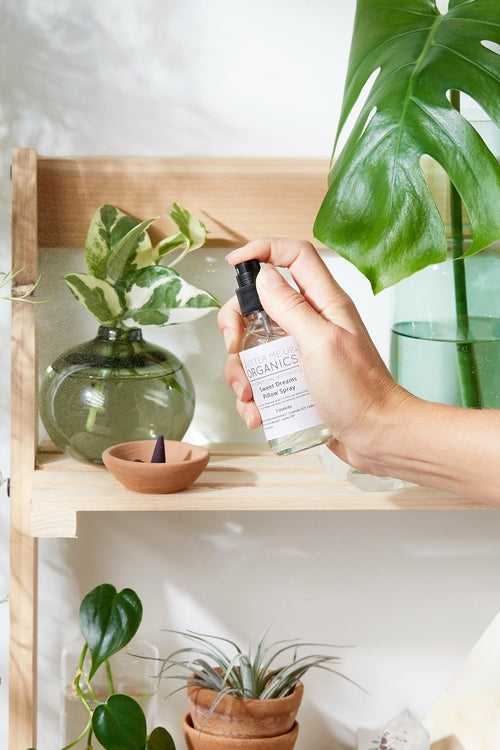 🌌 Deep Sleep Pillow Mist: Bruma Botánica para un Descanso Real