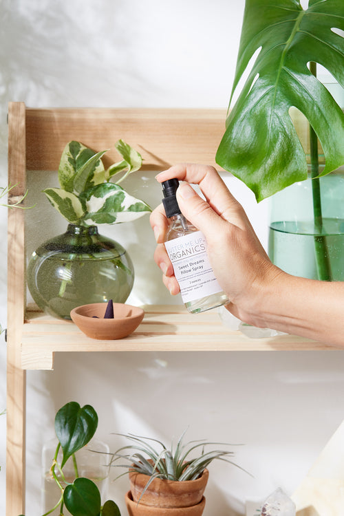 🌌 Deep Sleep Pillow Mist: Bruma Botánica para un Descanso Real